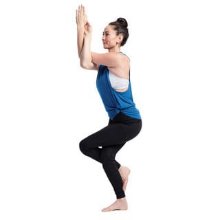 do the eagle yoga pose