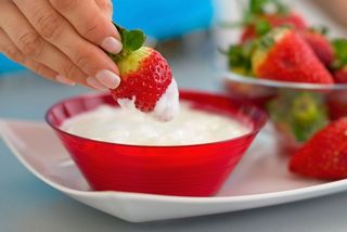 strawberry and yogurt dip