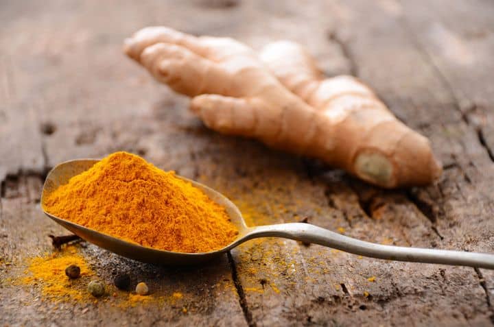 turmeric root and powder